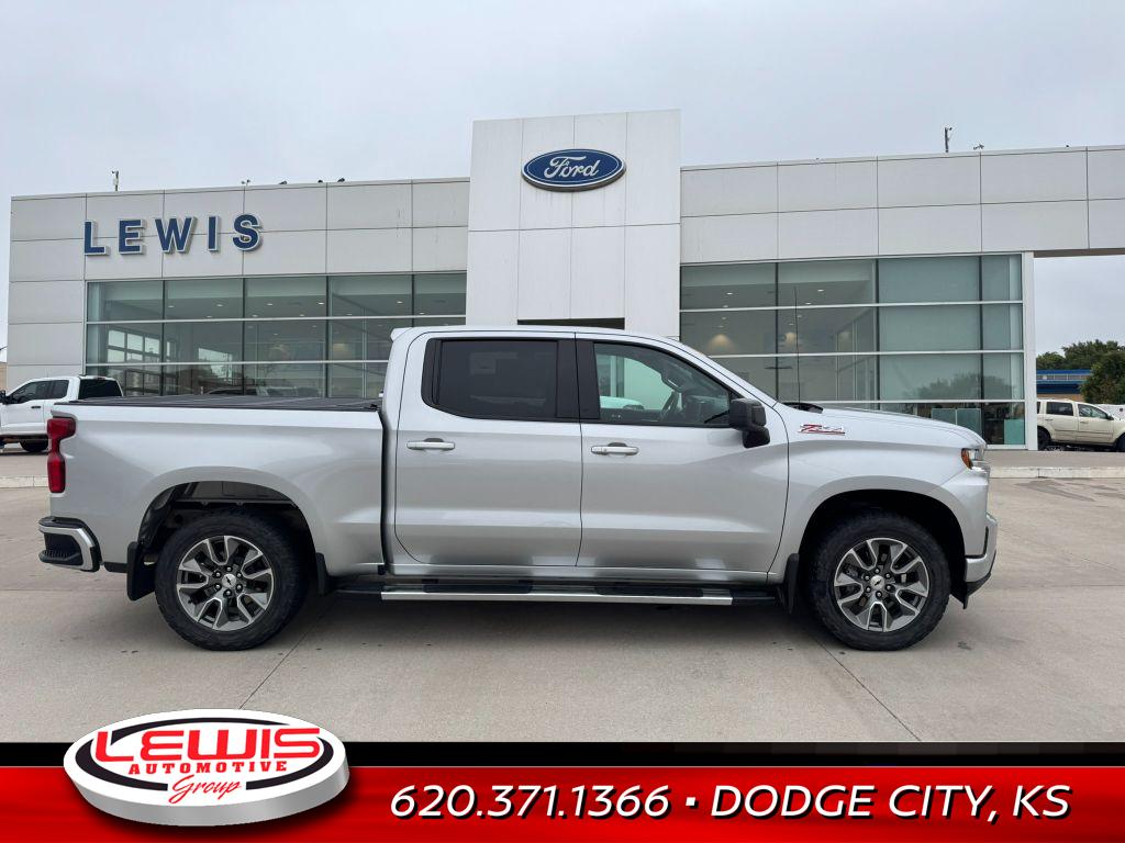 2022 Chevrolet Silverado 1500 RST photo 2