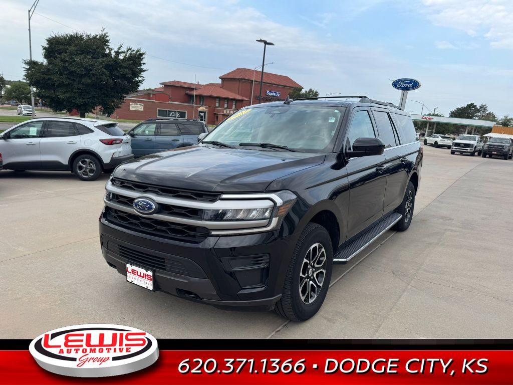 2023 Ford Expedition MAX XLT photo 2
