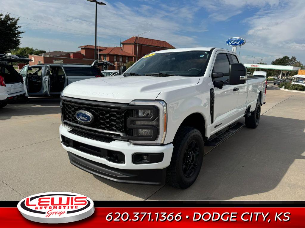 2023 Ford F-350 XL photo 2