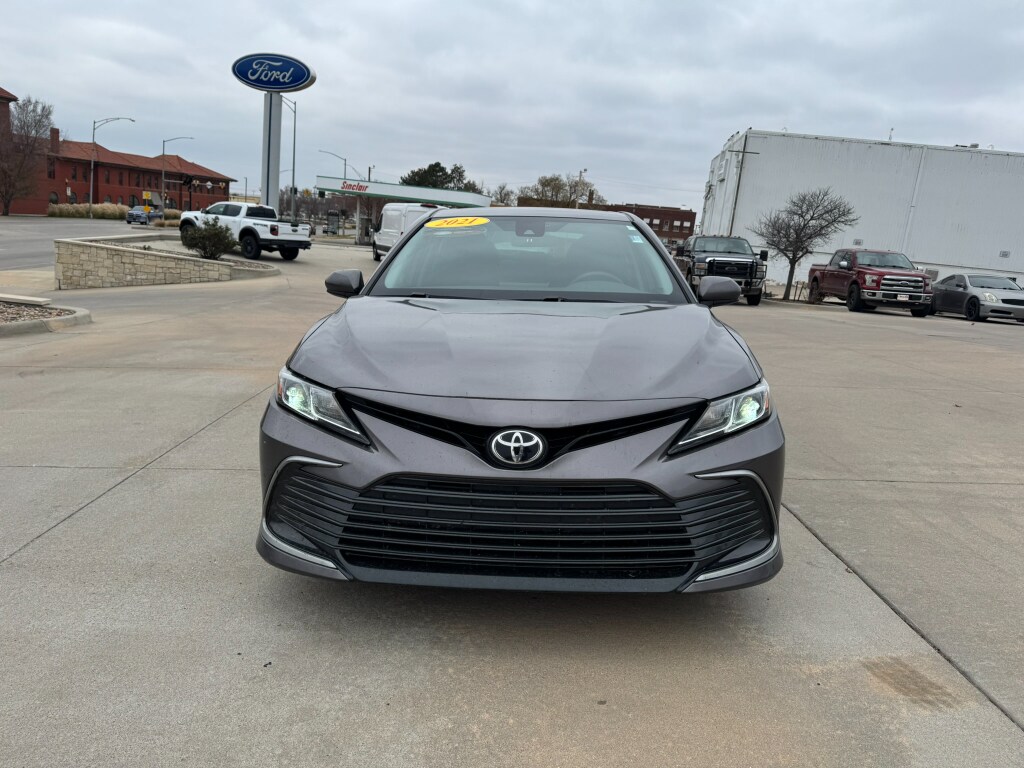2021 Toyota Camry LE photo 2