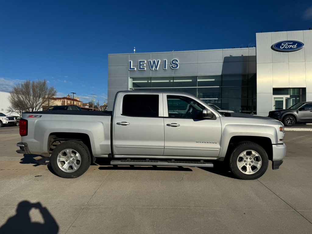 Used 2017 Chevrolet Silverado LT Truck Crew Cab