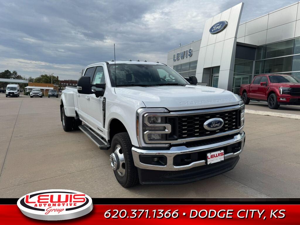 New 2026 Ford F-350 XLT Truck Crew Cab