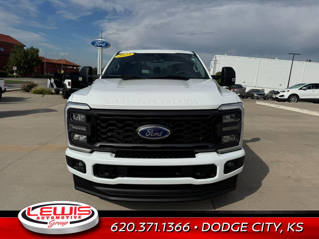 2023 Ford F-350 XL photo 3