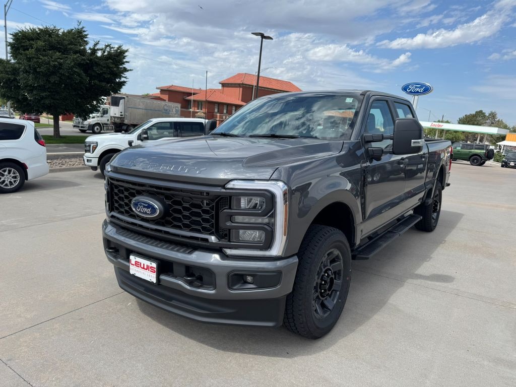 New 2025 Ford F-250 XL Truck Crew Cab