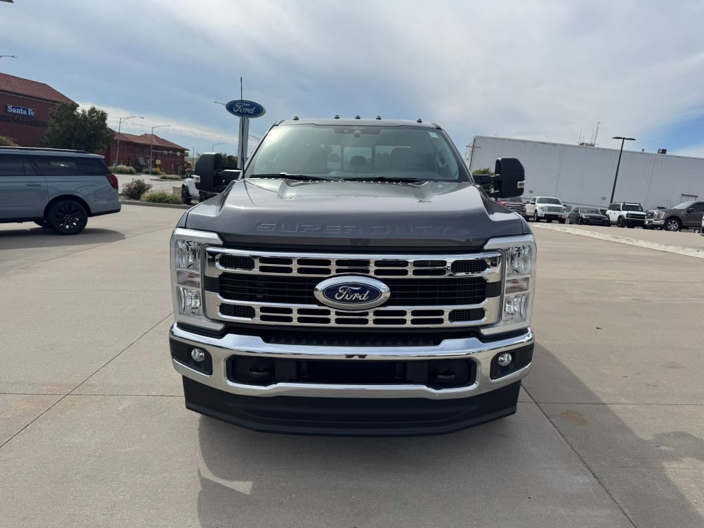 New 2026 Ford F-350 XL Truck Crew Cab