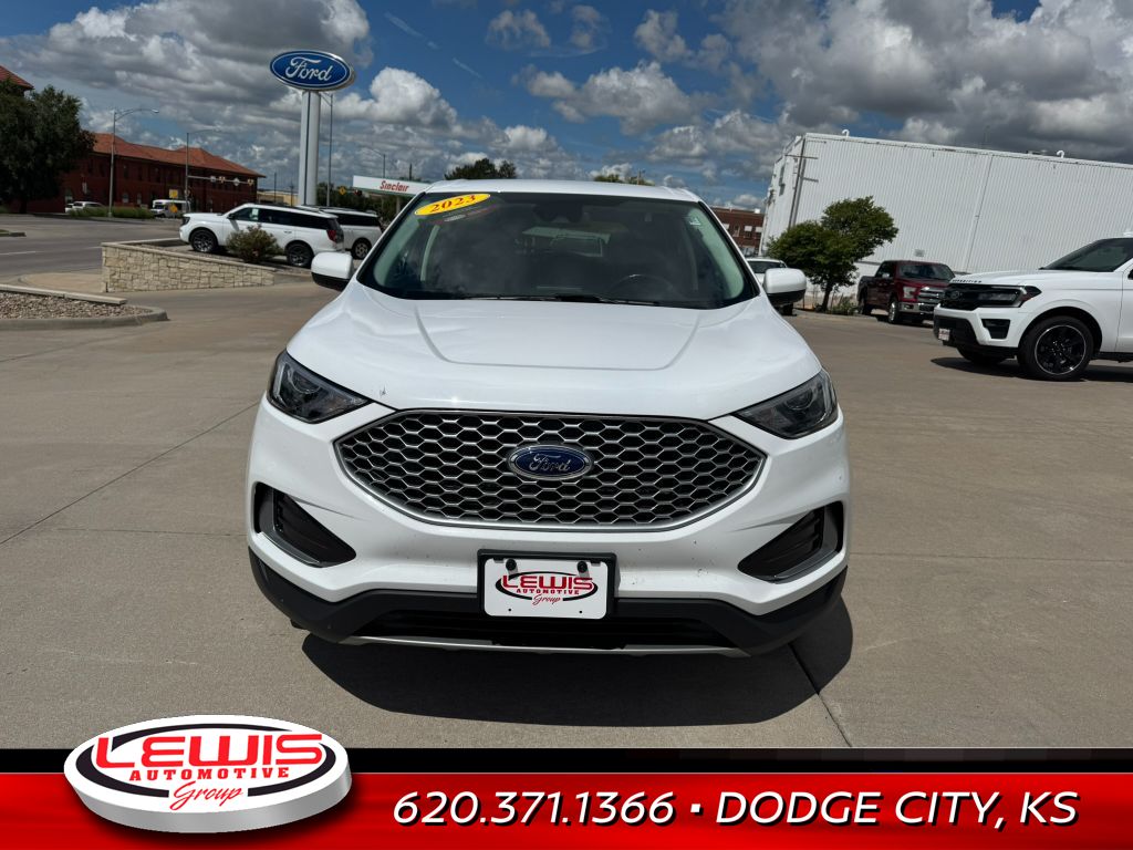 2023 Ford Edge SEL photo 2