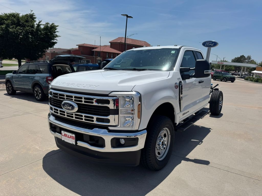 New 2025 Ford F-350 XL Truck Super Cab