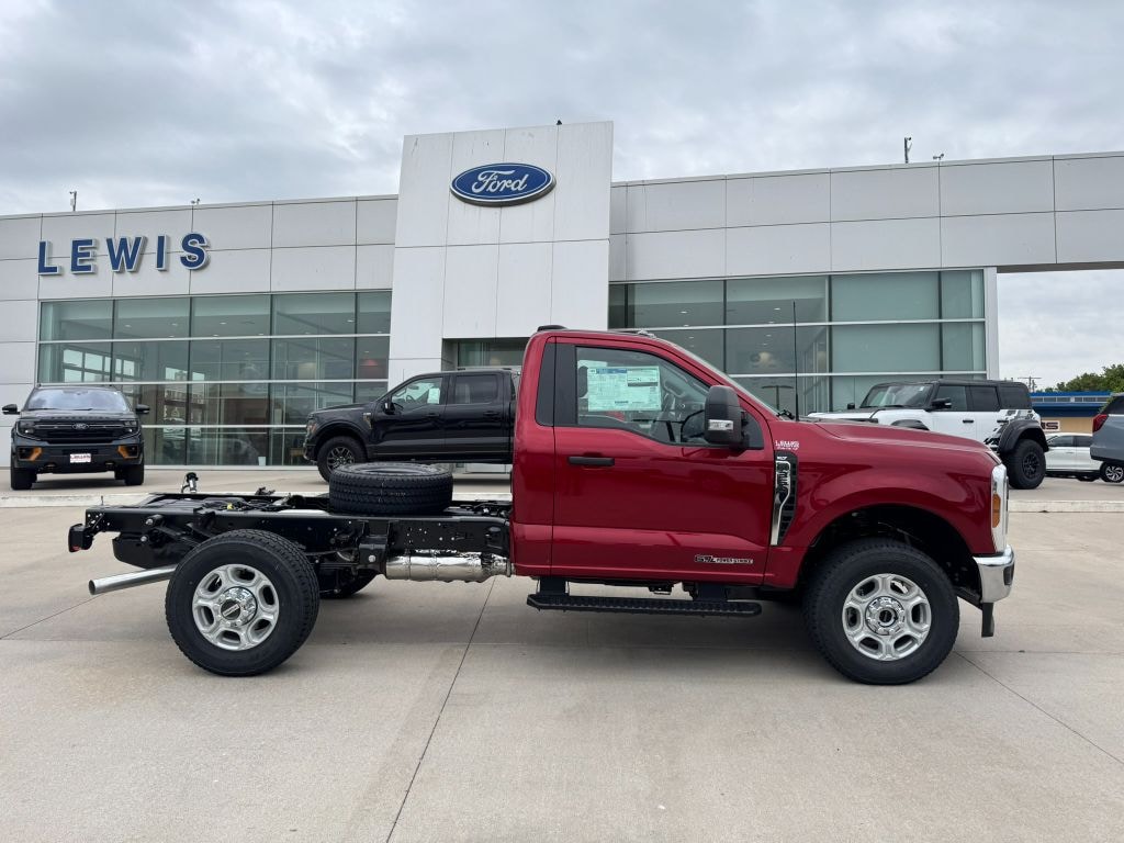 New 2025 Ford F-350 XLT Truck Regular Cab
