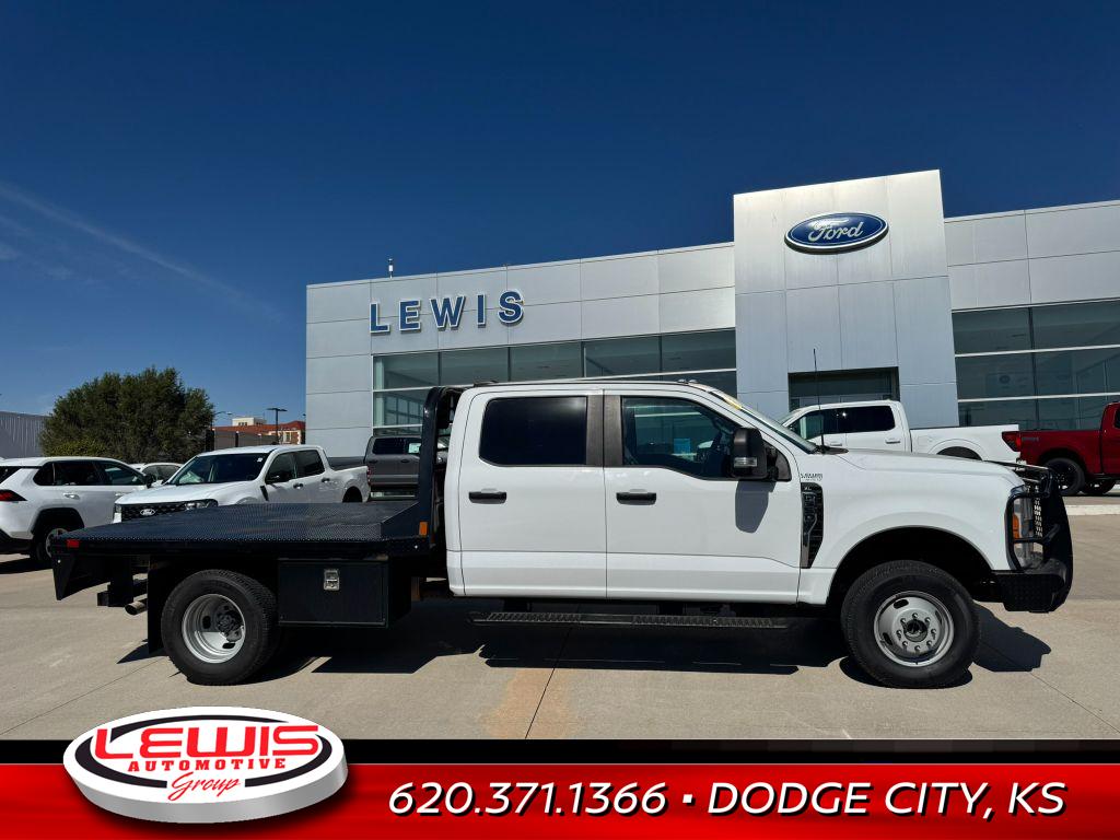 2023 Ford F-350 XL photo 3