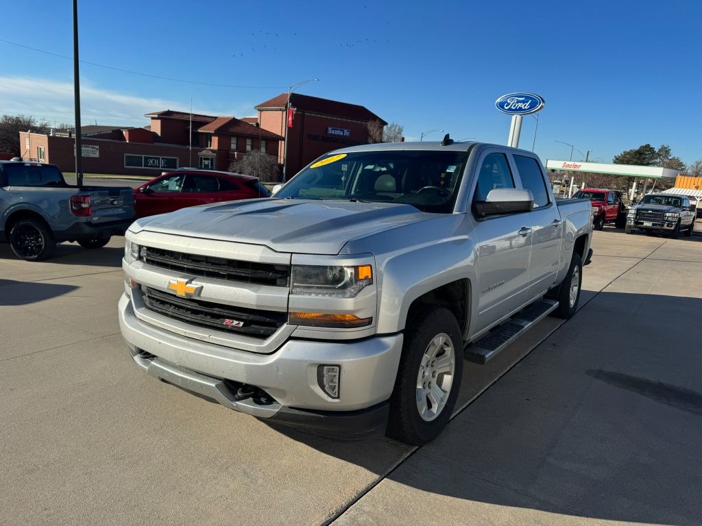 Used 2017 Chevrolet Silverado LT Truck Crew Cab