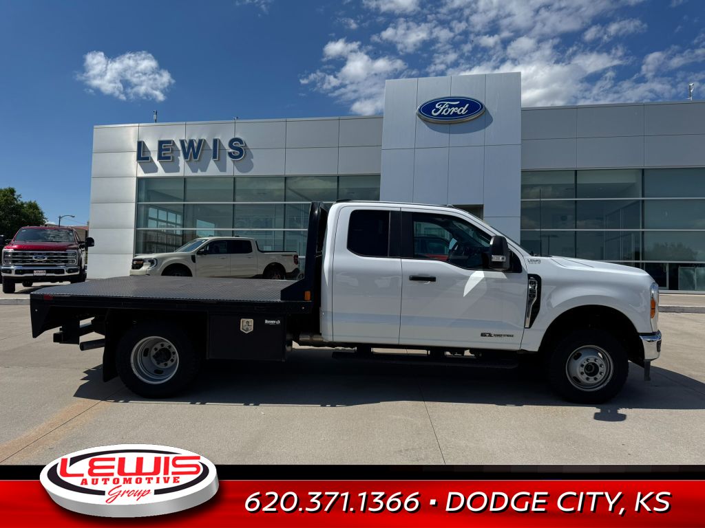 2023 Ford F-350 XL photo 4