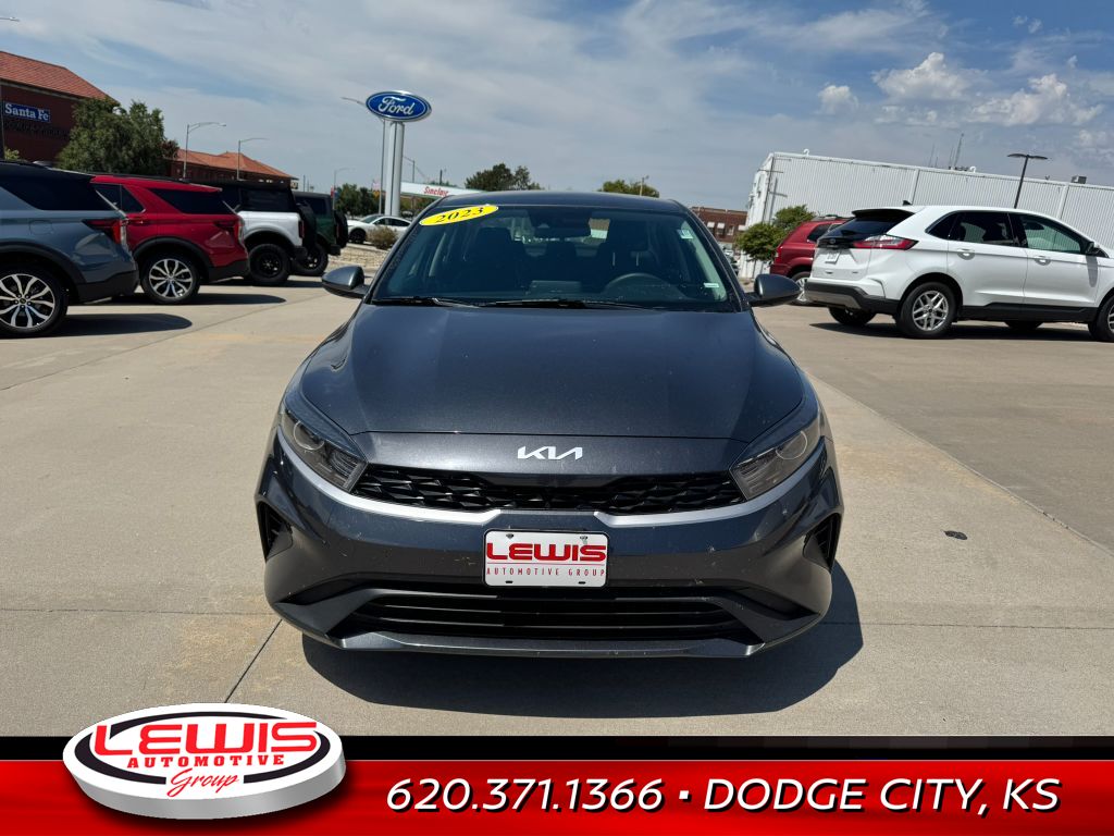 2023 Kia Forte LXS photo 3