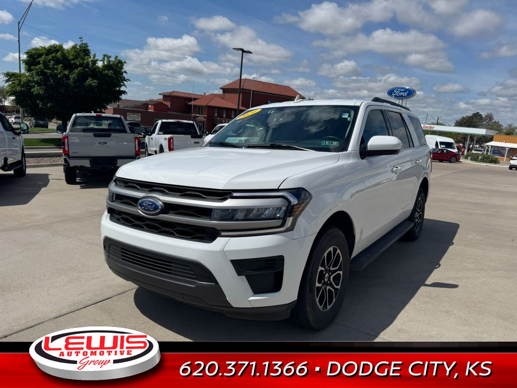 2024 Ford Expedition XLT photo 2
