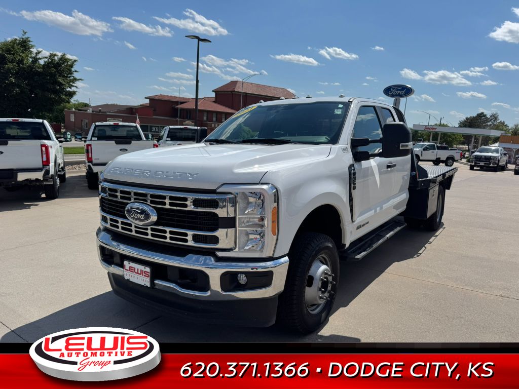 2023 Ford F-350 XL photo 2
