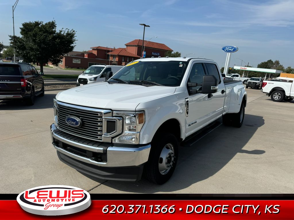 Used 2022 Ford F-350 Super Duty XLT with VIN 1FT8W3DT9NEF06587 for sale in Dodge City, KS