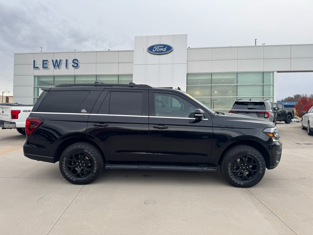 2022 Ford Expedition Timberline photo 3
