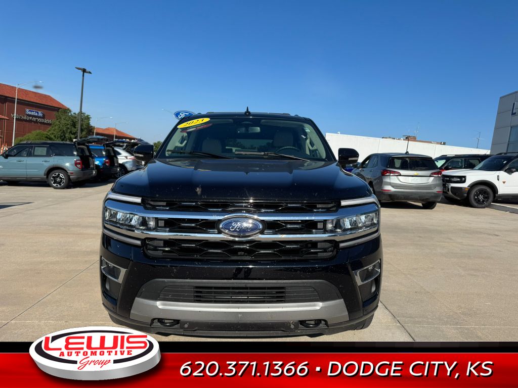 2023 Ford Expedition MAX Limited photo 3