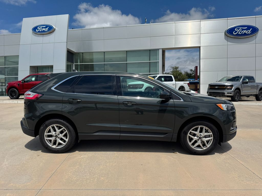 2024 Ford Edge SEL photo 4