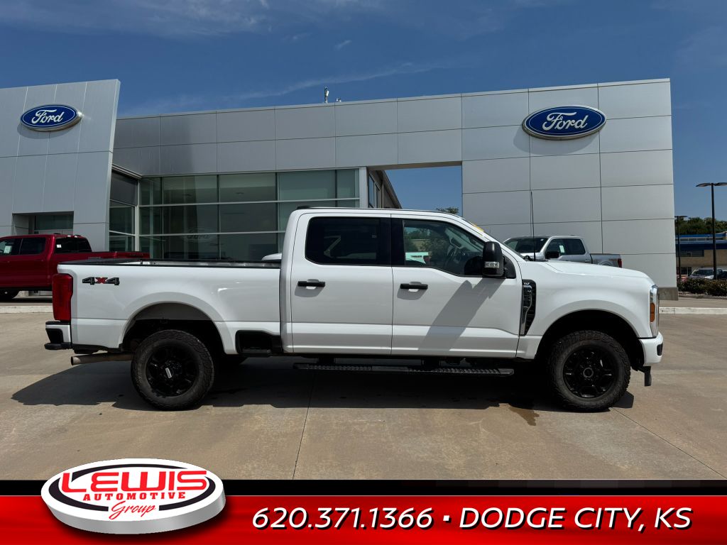2024 Ford F-250 XLT photo 3