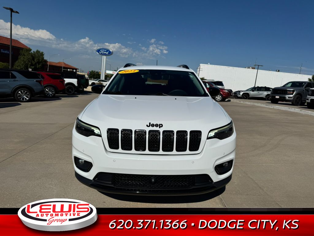 2023 Jeep Cherokee Altitude Lux photo 3