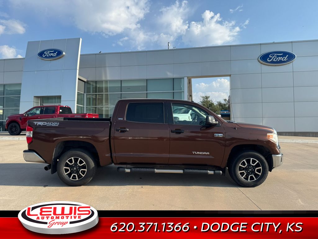 2017 Toyota Tundra SR5 photo 2