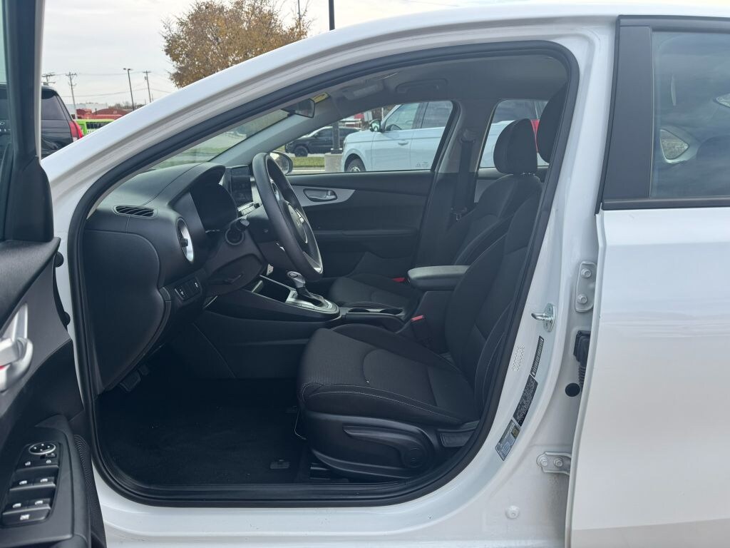 Used 2023 Kia Forte LXS Sedan