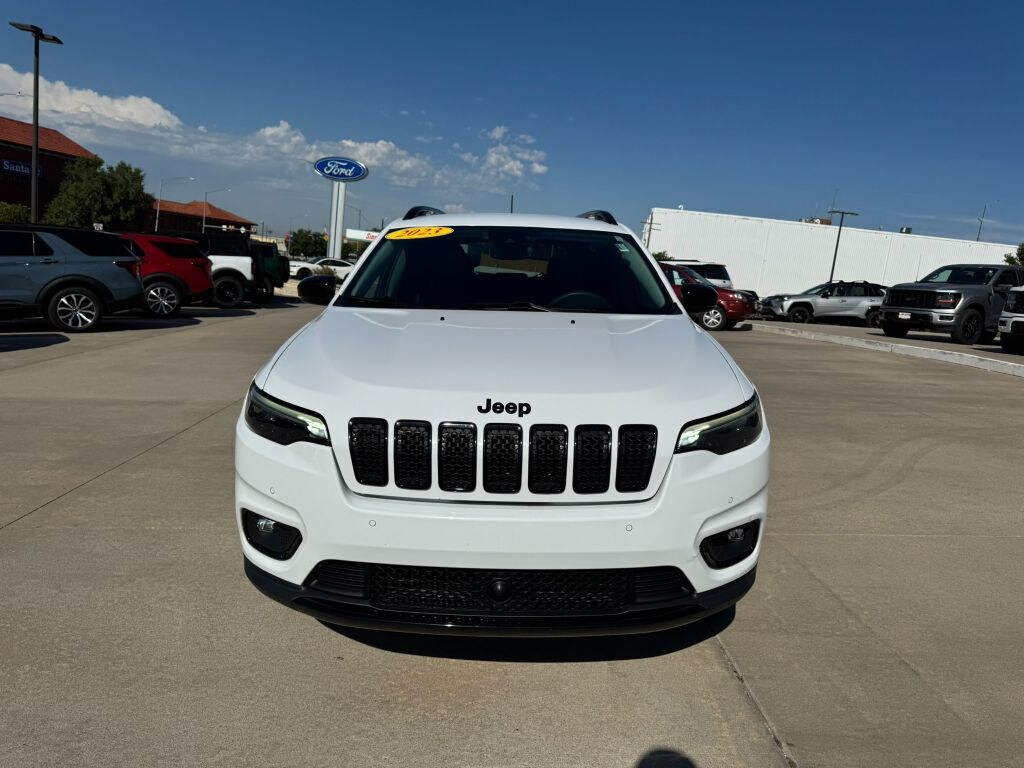 Used 2023 Jeep Cherokee Altitude Lux SUV