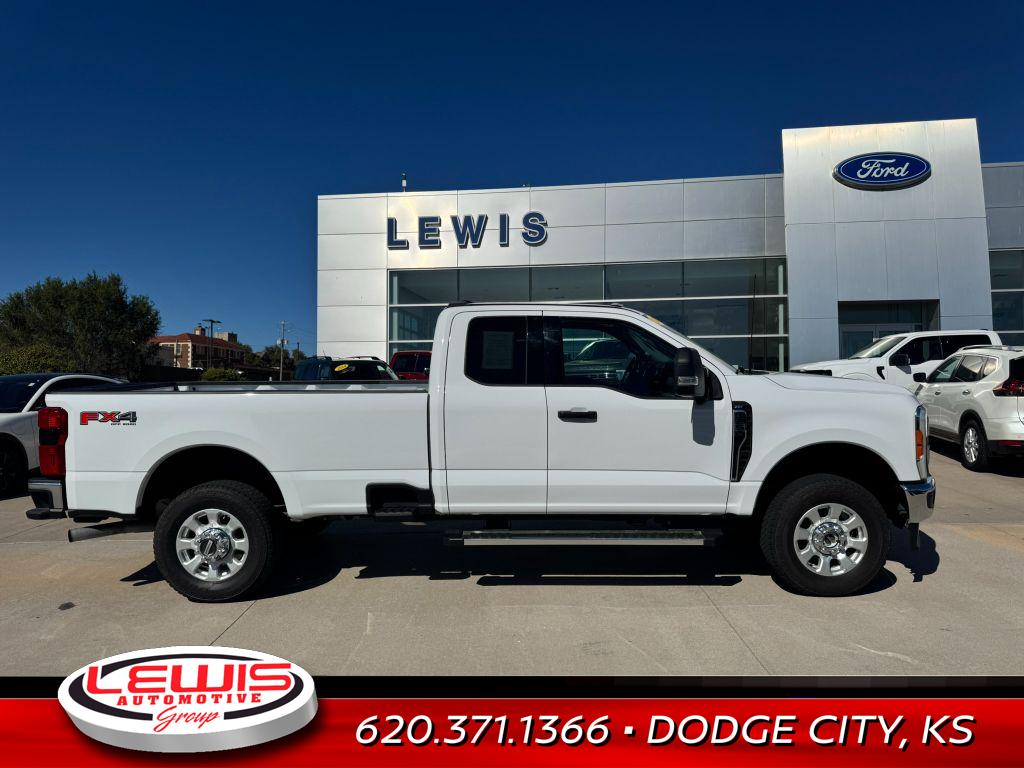 2023 Ford F-250 XLT photo 4