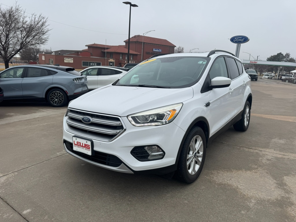 Used 2017 Ford Escape SE with VIN 1FMCU9G92HUD68254 for sale in Dodge City, KS