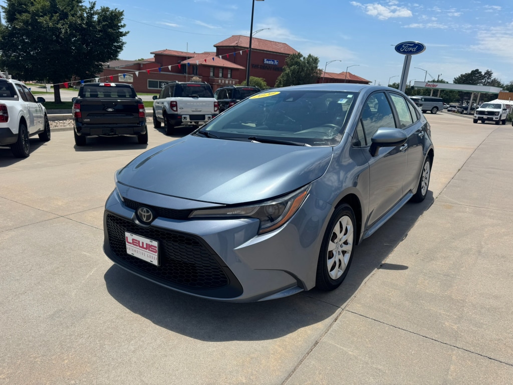 Used 2020 Toyota Corolla LE with VIN JTDEPRAEXLJ032968 for sale in Dodge City, KS