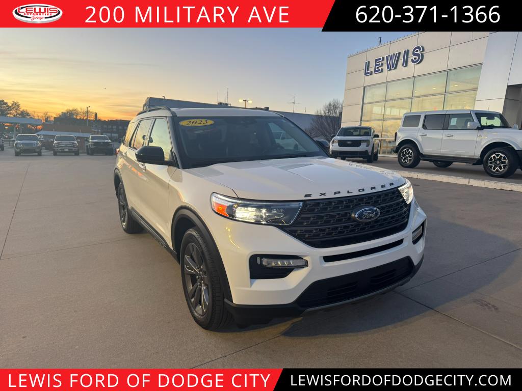 2023 Ford Explorer XLT's photo