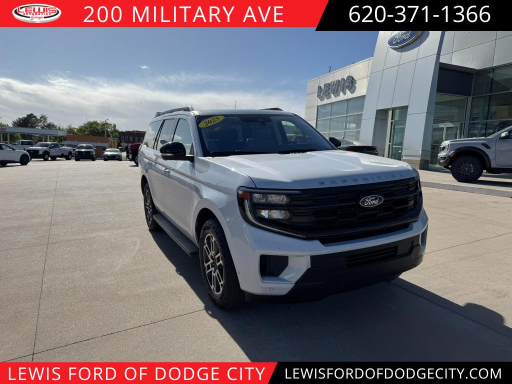 2025 Ford Expedition Active 4x4's photo