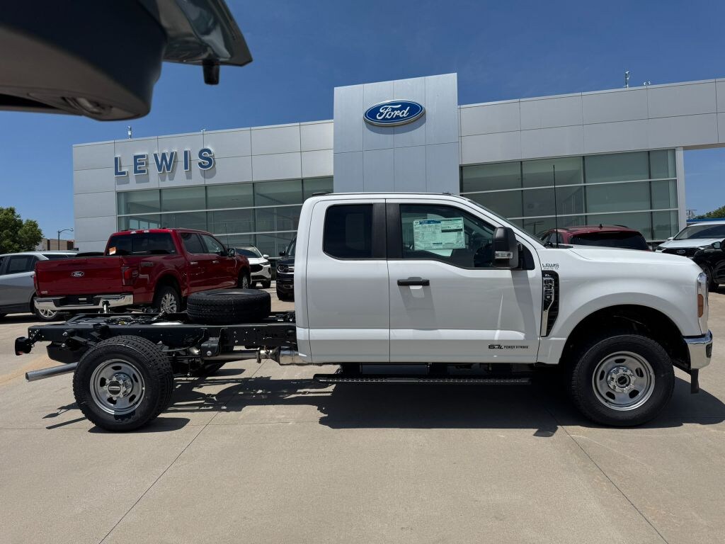 New 2025 Ford F-350 XL Truck Super Cab