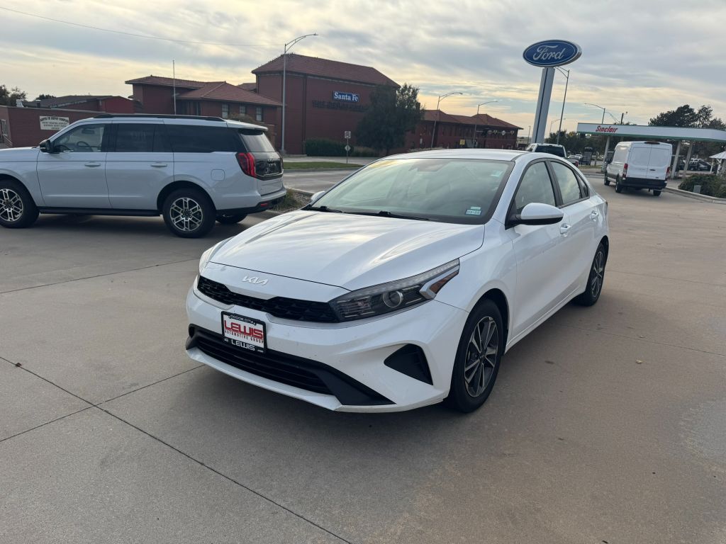 Used 2023 Kia Forte LXS with VIN 3KPF24AD4PE622082 for sale in Dodge City, KS