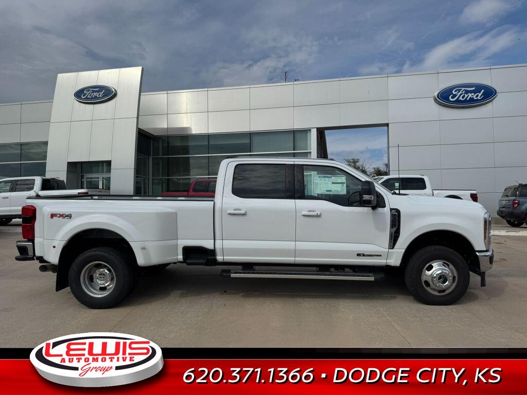 New 2026 Ford F-350 XLT Truck Crew Cab