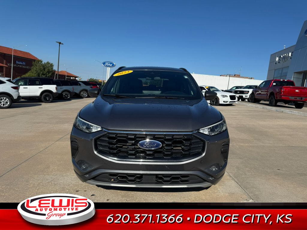 2023 Ford Escape ST-Line photo 3