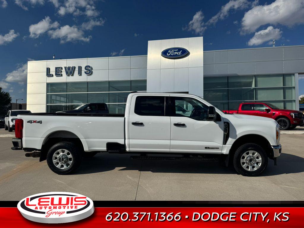 2024 Ford F-350 XLT photo 3
