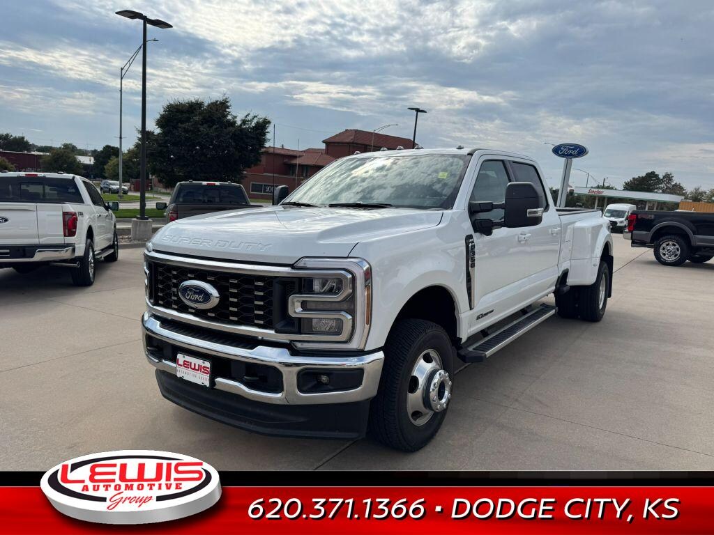 New 2026 Ford F-350 XLT Truck Crew Cab