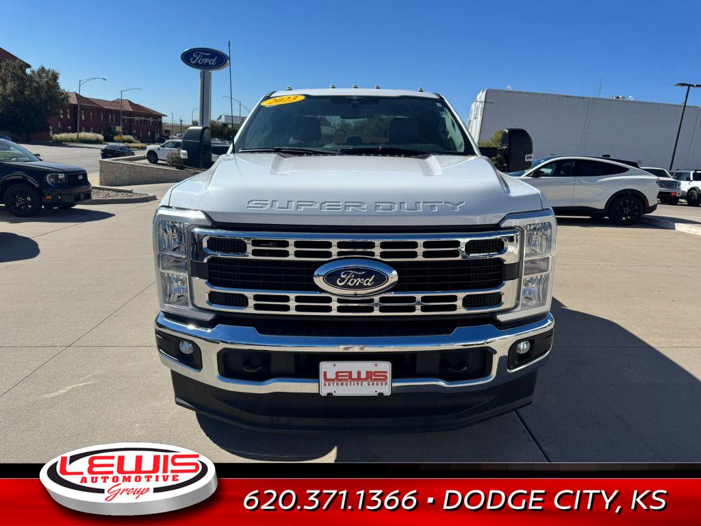 2023 Ford F-250 XLT photo 3