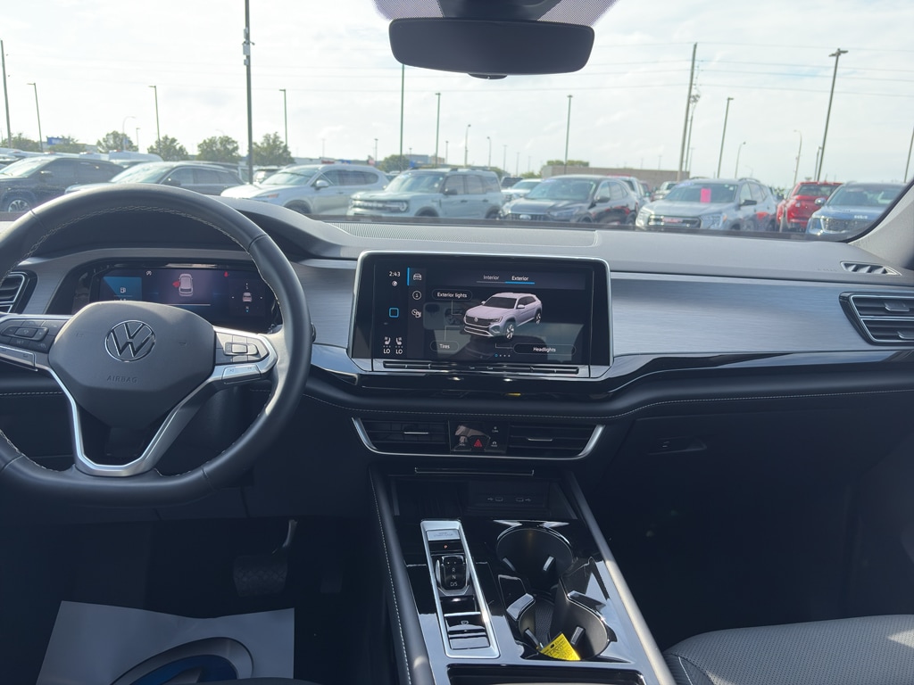 Used 2025 Volkswagen Atlas Cross Sport 2.0T SE w/Technology Sport Utility