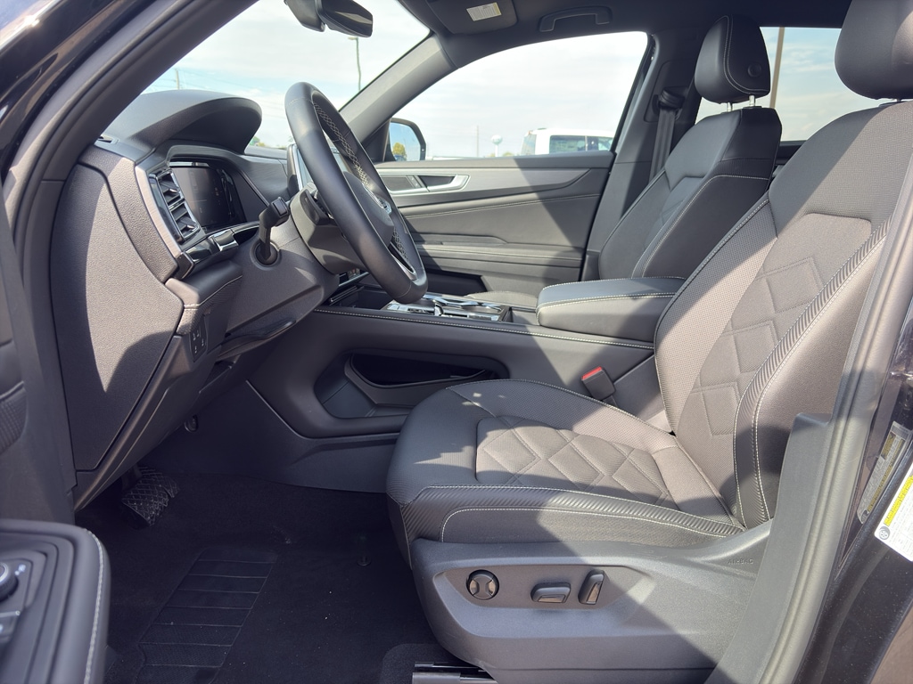 Used 2025 Volkswagen Atlas Cross Sport 2.0T SE w/Technology Sport Utility