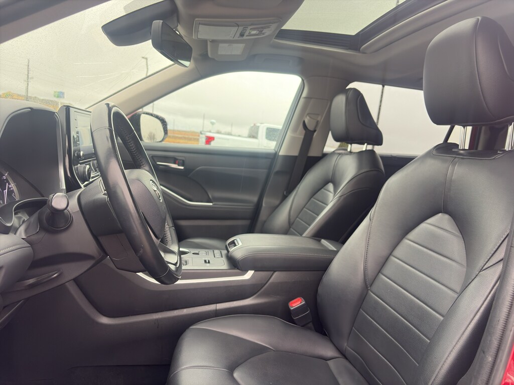 2022 Toyota Highlander XLE photo 4