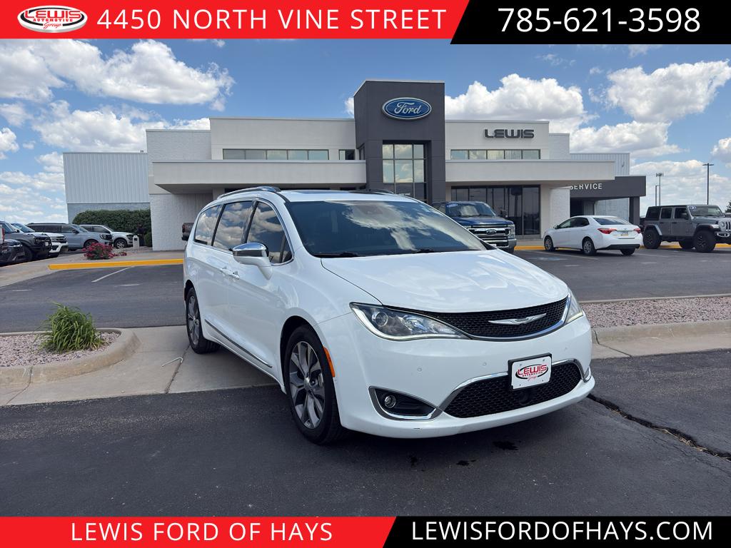 2020 Chrysler Pacifica Limited 35th Anniversary's photo