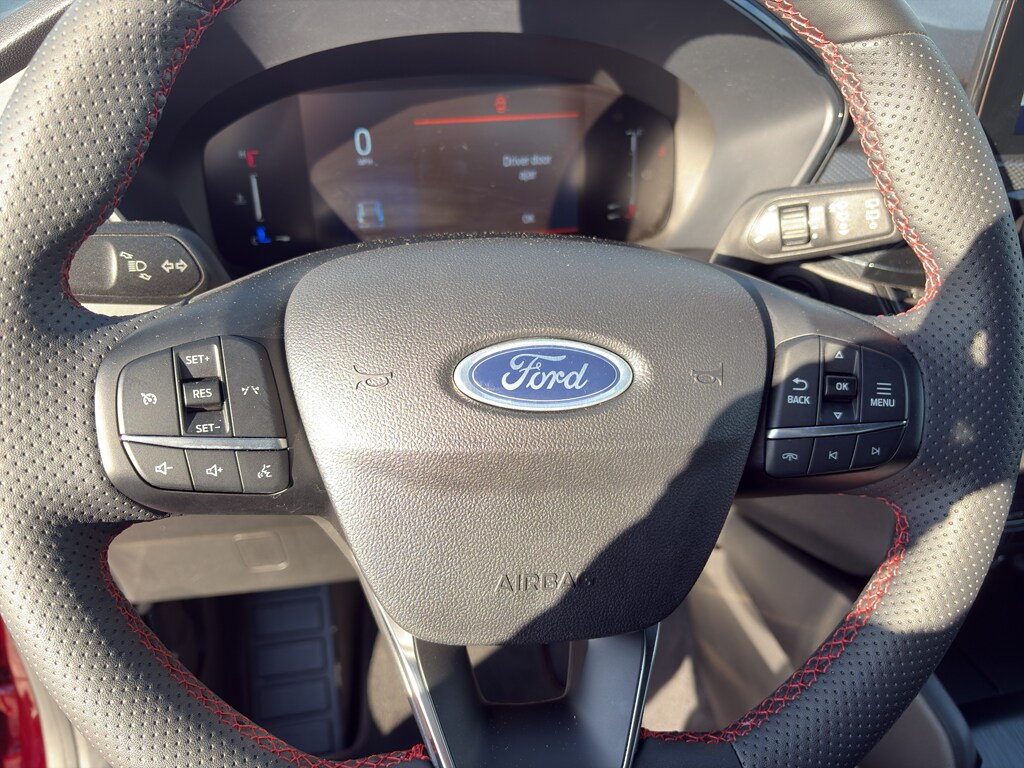 2023 Ford Escape ST-Line photo 3
