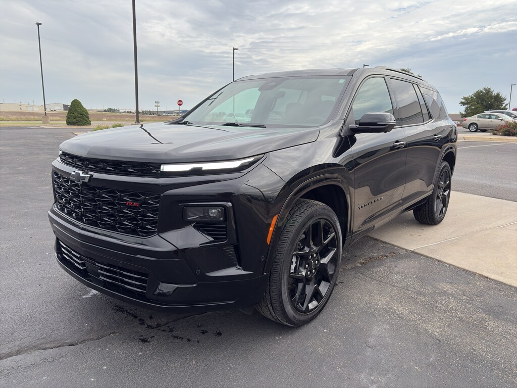 2024 Chevrolet Traverse RS photo 2