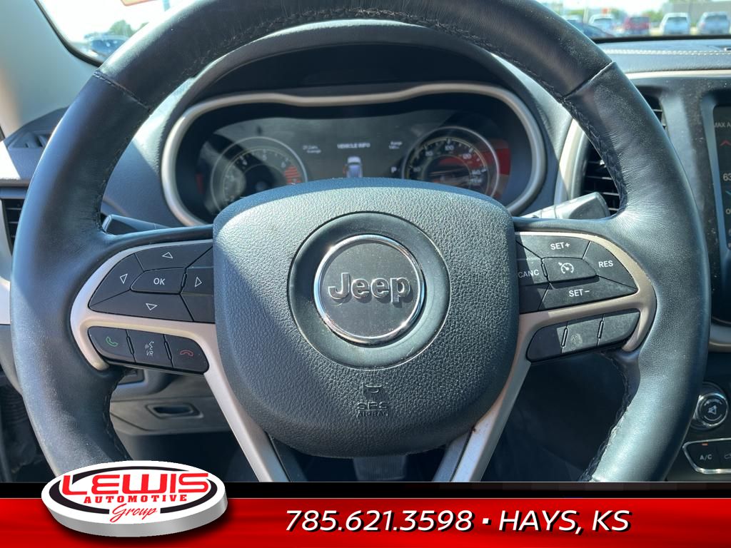 Used 2017 Jeep Cherokee Limited with VIN 1C4PJMDB2HW518828 for sale in Hays, KS