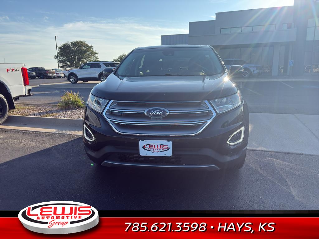 2017 Ford Edge Titanium photo 2