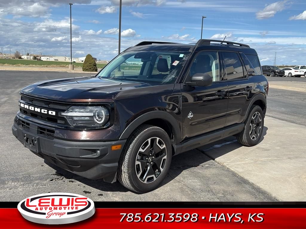 Used 2021 Ford Bronco Sport Outer Banks with VIN 3FMCR9C67MRB07670 for sale in Hays, KS