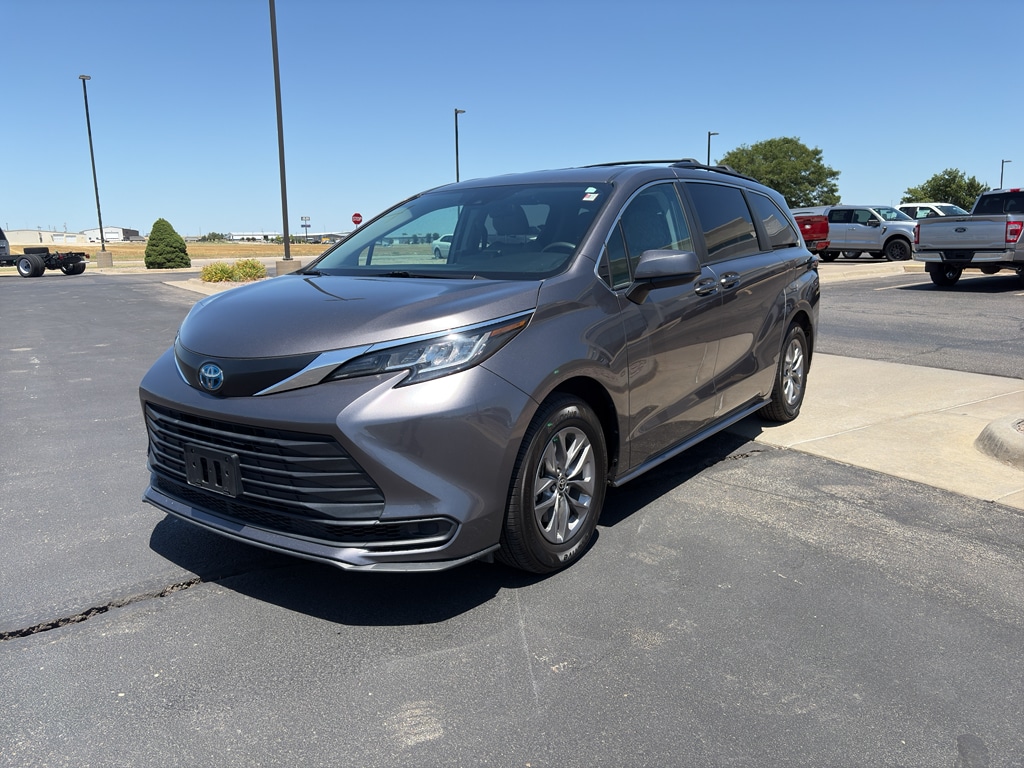 Used 2023 Toyota Sienna LE Passenger Van
