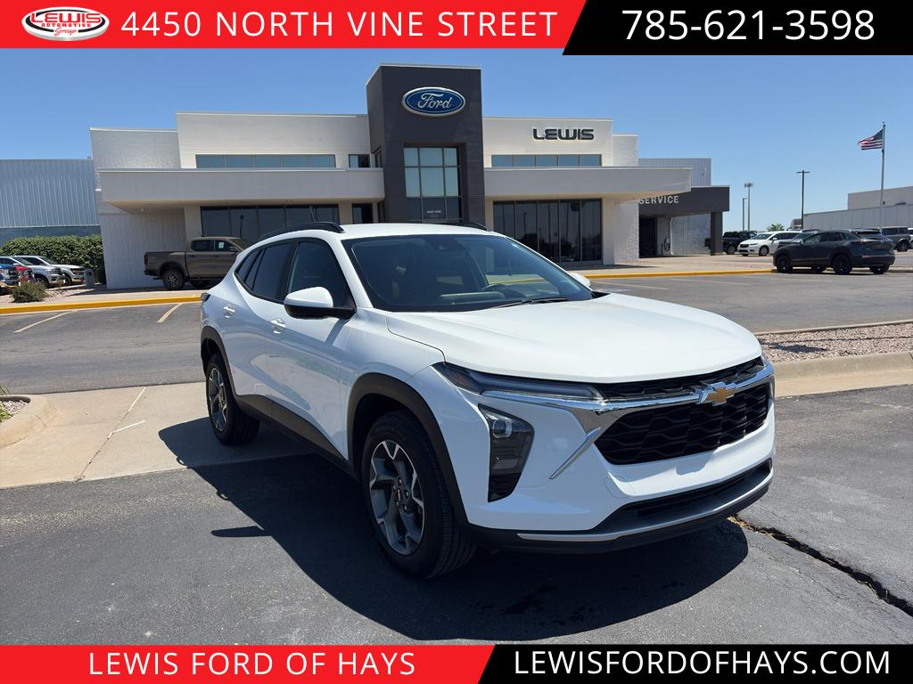 2025 Chevrolet Trax LT's photo